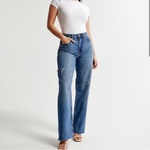 Abercrombie Curve Love Loose High Rise - Picture 1 of 5